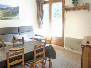 Charmant 2 pièces au pied des pistes avec balcon et casier à skis - FR-1-557-78